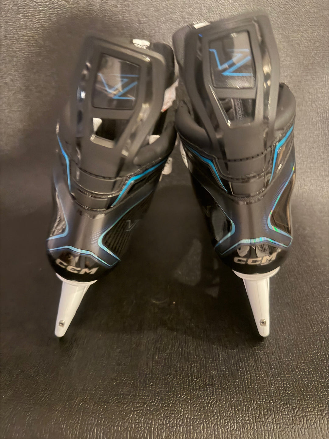 NEW CCM Vizion Pro Stock Custom Skates w/Custom Black steel