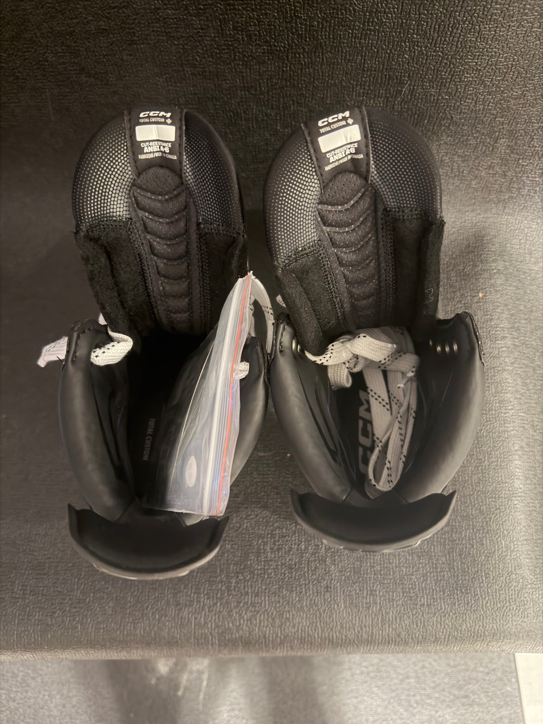 NEW CCM Vizion Pro Stock Custom Skates w/Custom Black steel