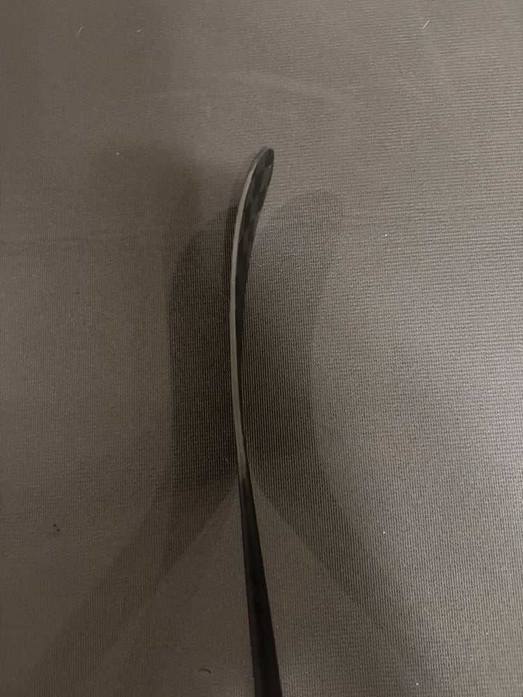 Pro Reserve left P28 blade curve close-up